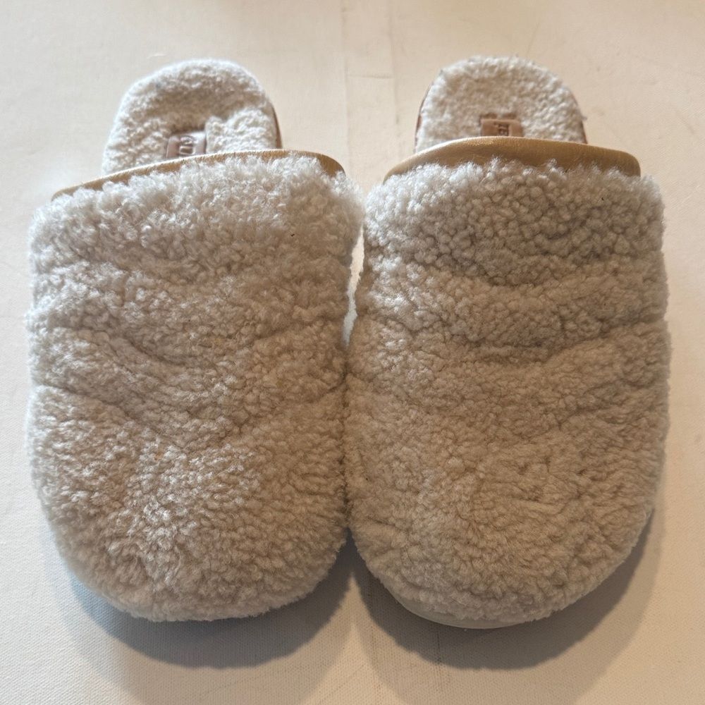 OluKai Cream Plush Slippers